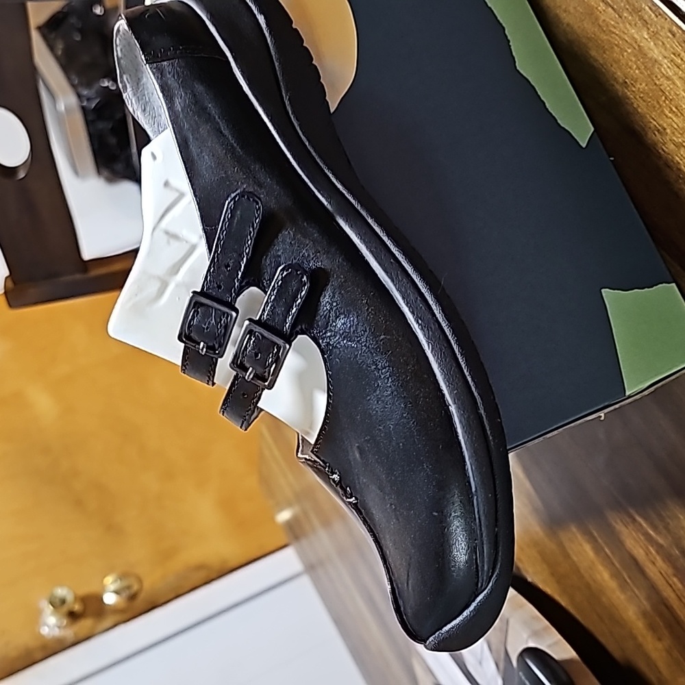 Ladies shoes